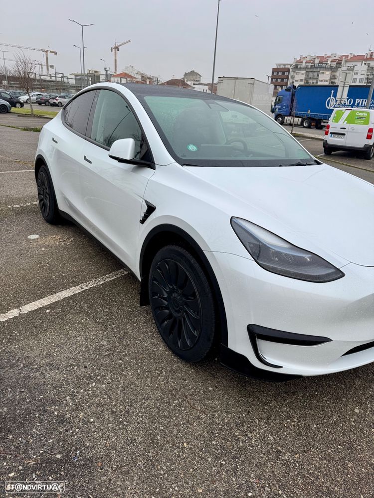 Tesla Model Y - 5