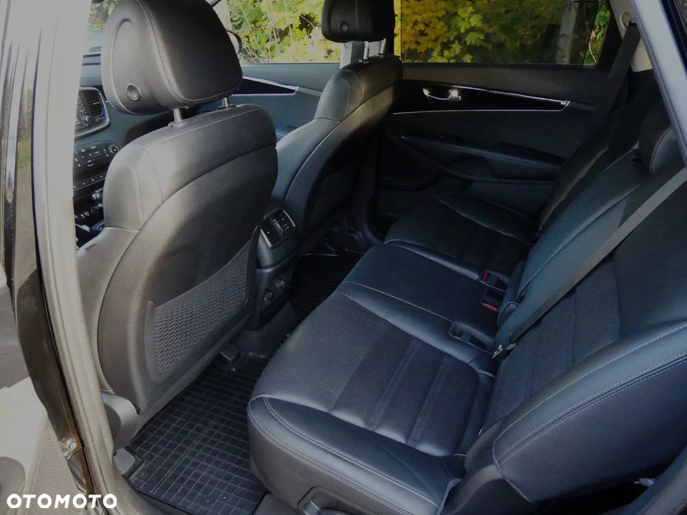 Kia Sorento 2.0 CRDI Business Line Plus - 21
