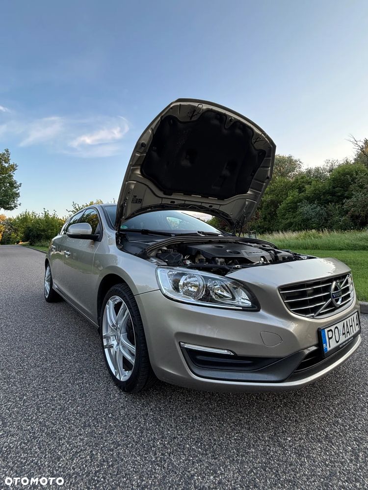 Volvo V60 D2 Momentum - 29