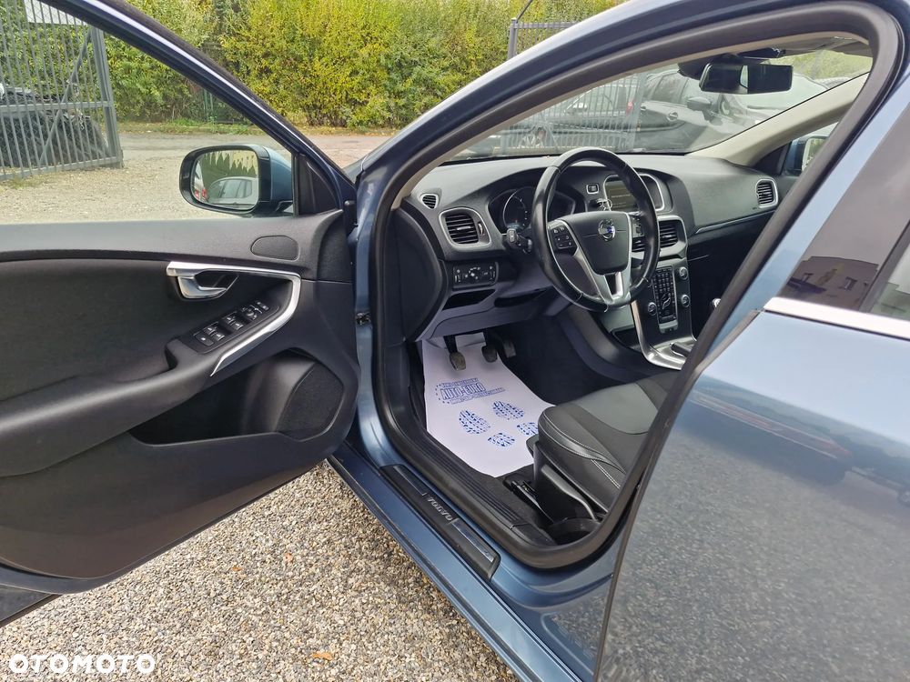 Volvo V40 D2 Momentum - 13