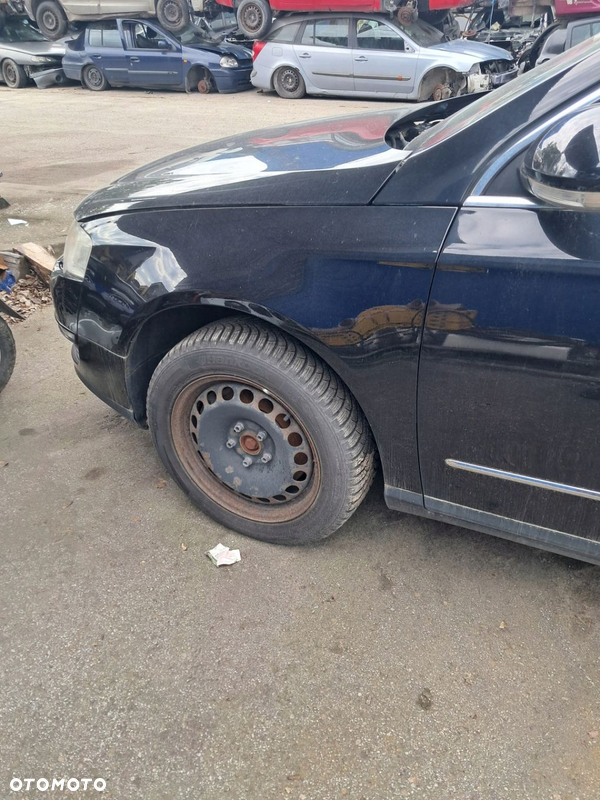 VW PASSAT B6 05-10 Błotnik lewy przód LC9X Bez rdzy