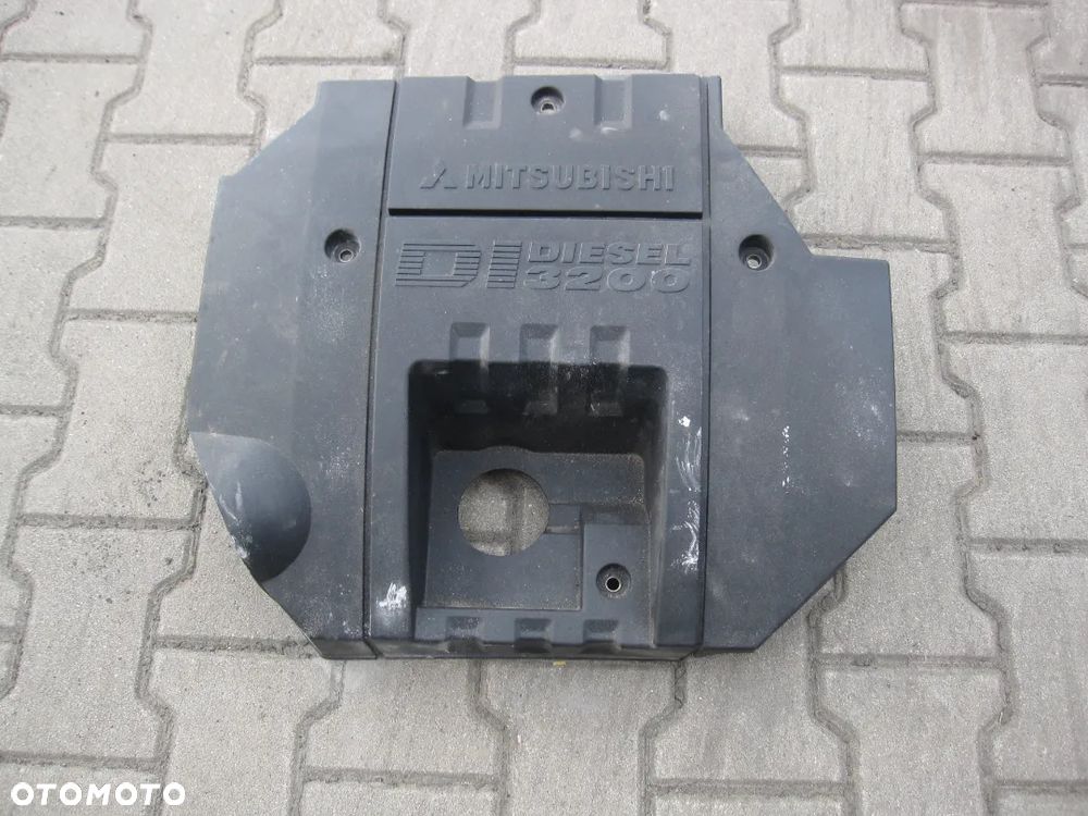 Mitsubishi Pajero 3,2DID 3D osłona pokrywa silnika