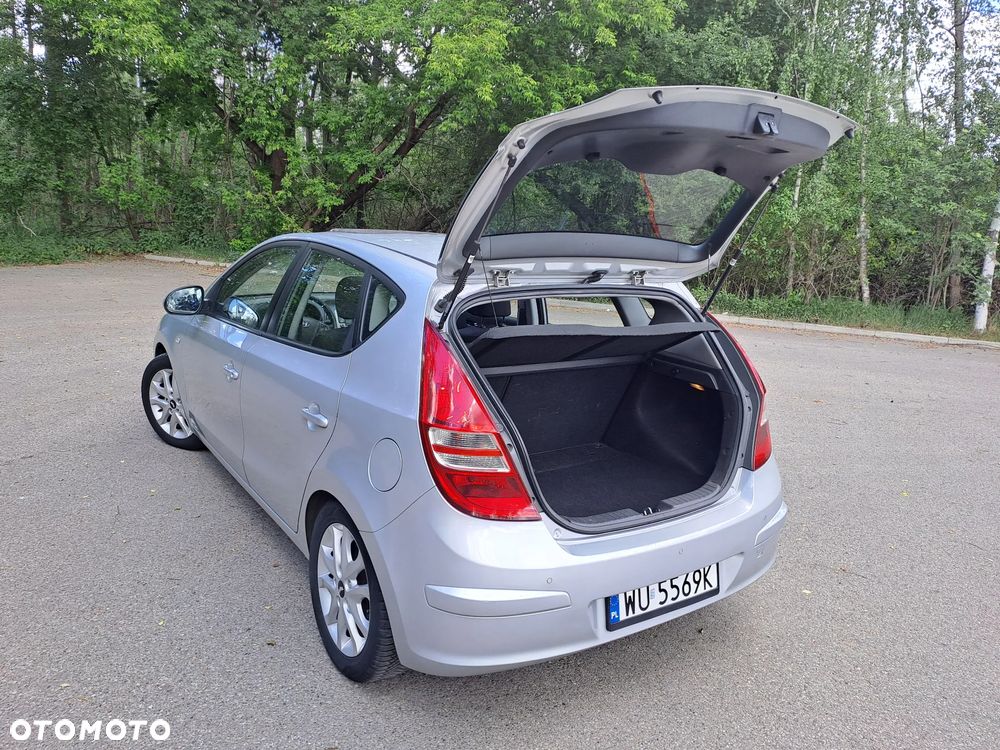 Hyundai i30 1.6 CRDi Comfort EU5 - 13