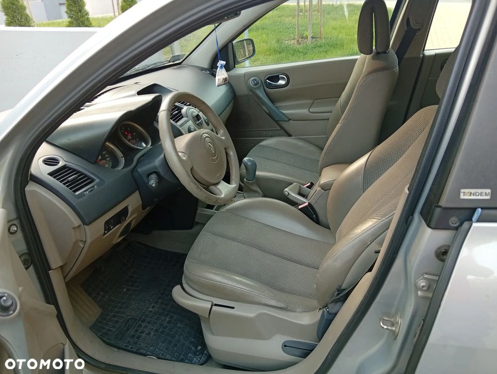 Renault Megane 1.6 16V Confort Privilege - 2
