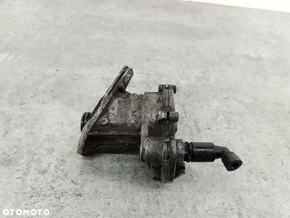 POMPA VACUM VW T4 074145100A 2.4 D - 1