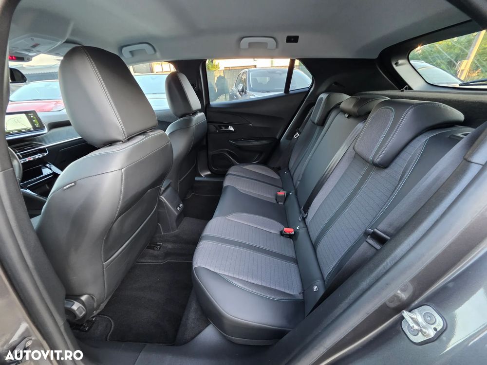 Peugeot 2008 PureTech 130 EAT8 GT - 19