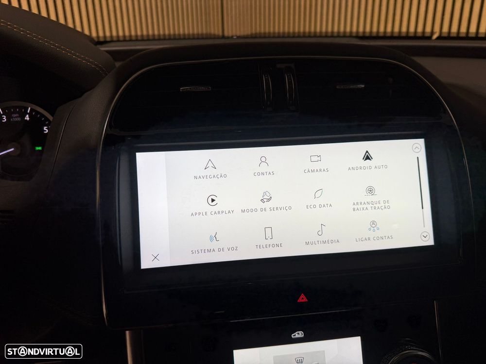 Jaguar XE 2.0 i4 R-Dynamic HSE - 15