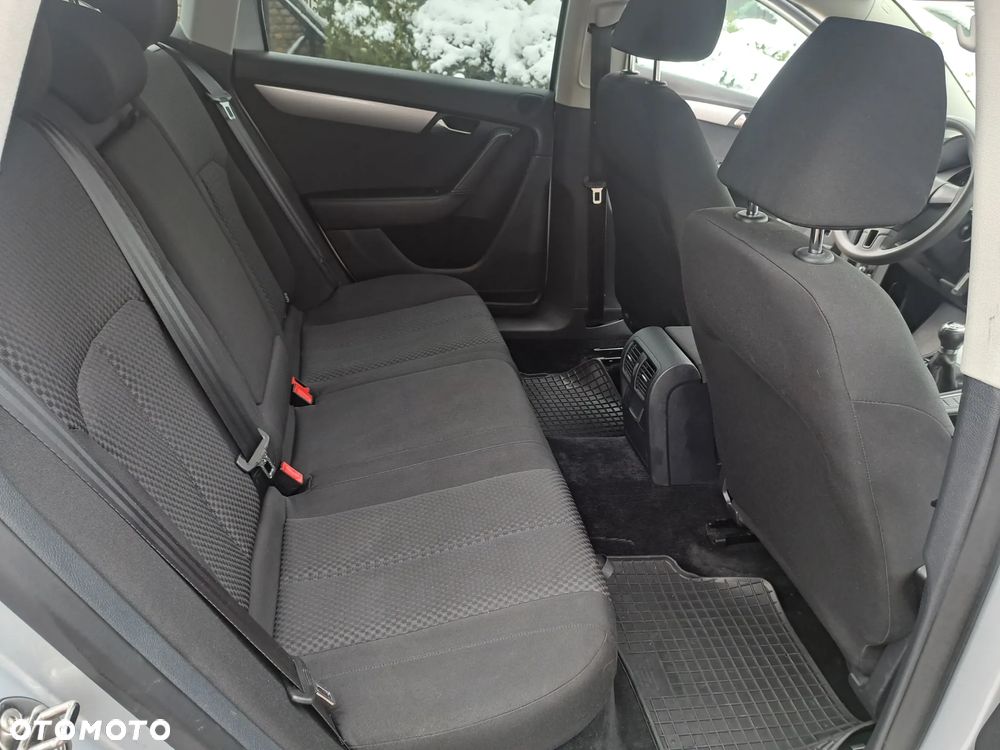 Volkswagen Passat Variant 2.0 TDI BlueMotion Technology Trendline - 16