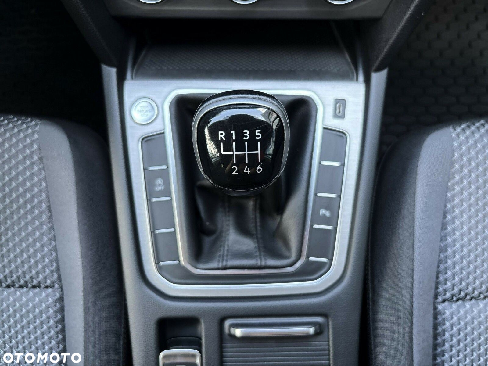 Volkswagen Passat 2.0 TDI EVO Business - 28