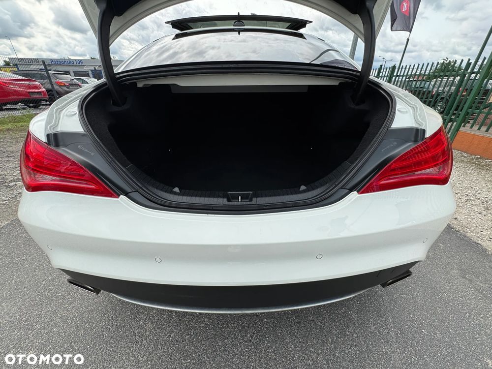 Mercedes-Benz CLA 200 7G-DCT StreetStyle - 13