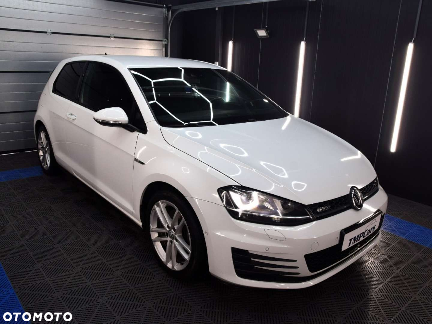 Volkswagen Golf - 26