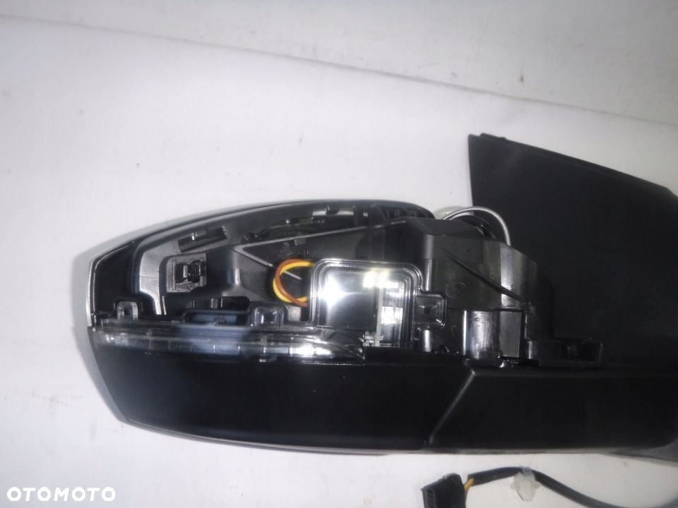 POLO 09R- 6R LUSTERKO PRAWA RĘCZNE + 2 PIN EU - 5