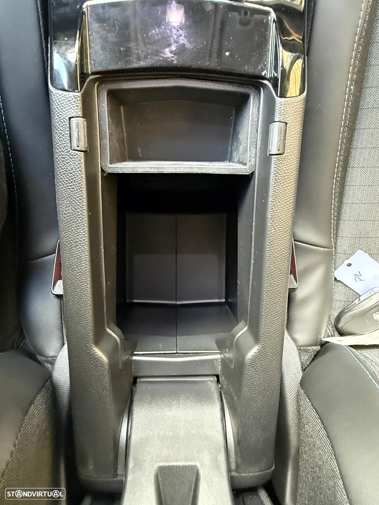 Peugeot 2008 PureTech 130 EAT8 Allure Pack - 42