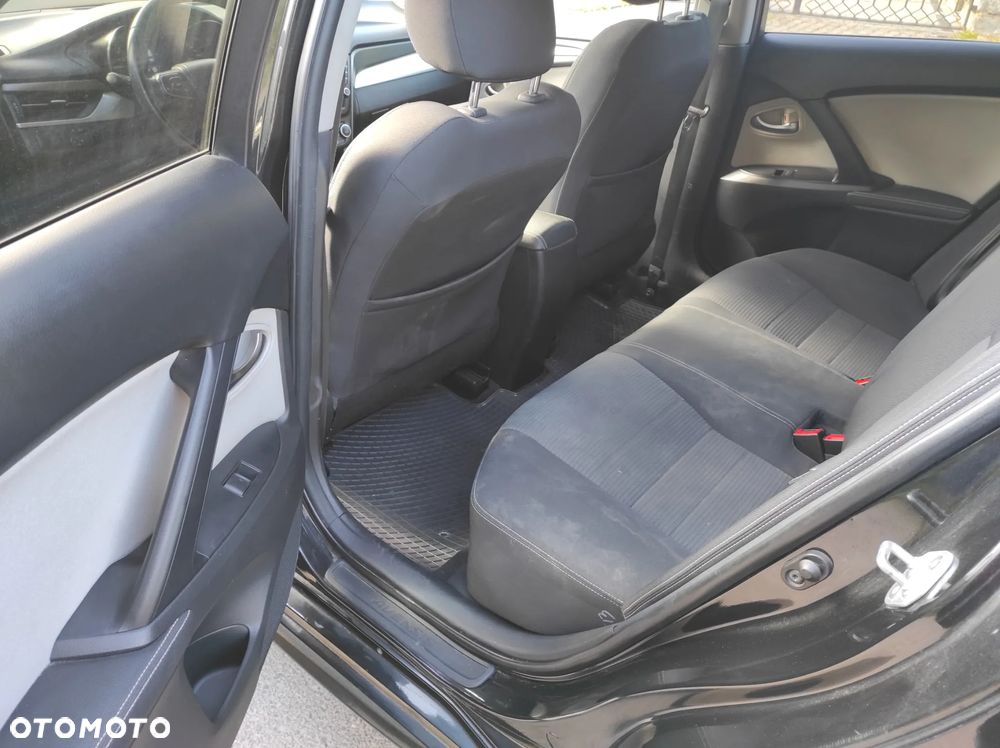 Toyota Avensis 1.8 Active MS - 9