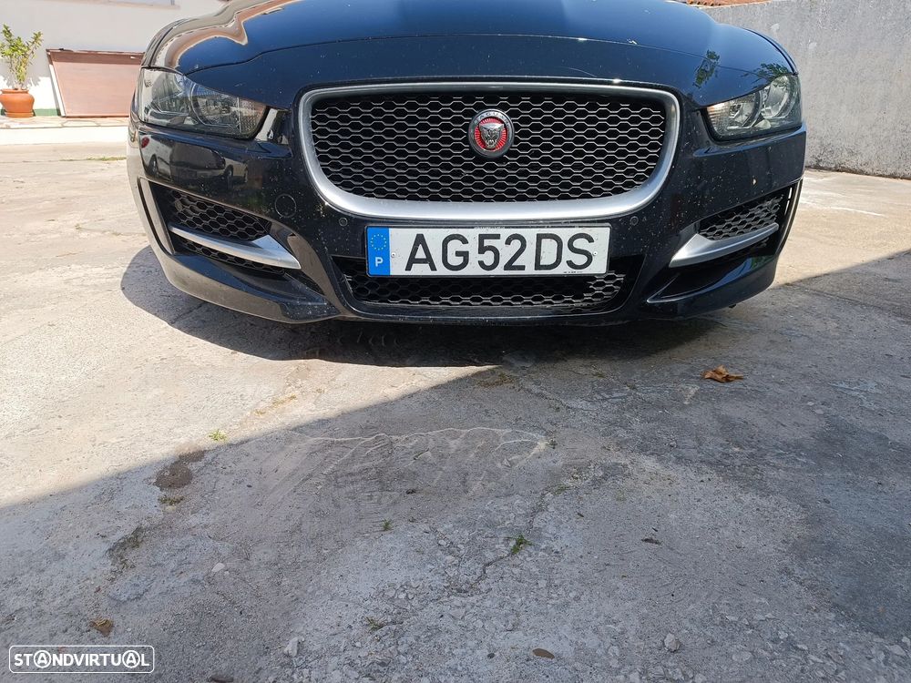 Jaguar XE 20d Prestige - 3
