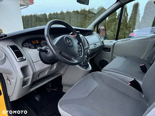 Opel Vivaro - 10