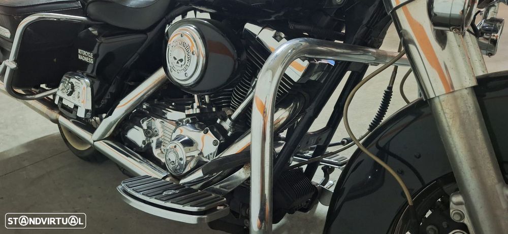 Harley-Davidson FLHRCI Road King Classic - 5