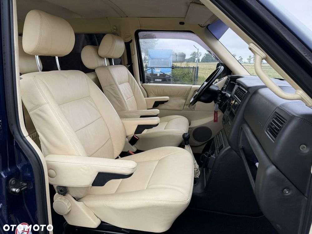 Volkswagen Multivan - 8