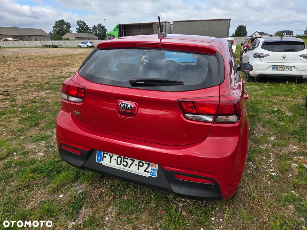 Kia Rio - 18