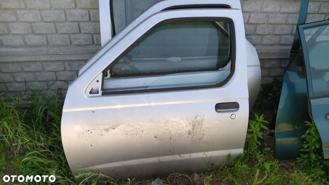 Navara D22 DRZWI LEWY PRZÓD LEWE PRZEDNIE SREBRNE - 2