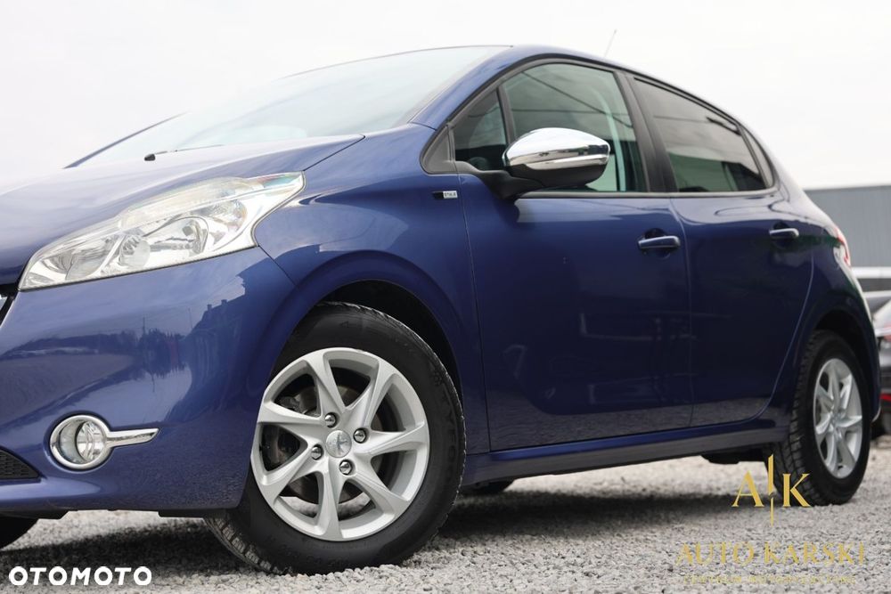 Peugeot 208 - 10