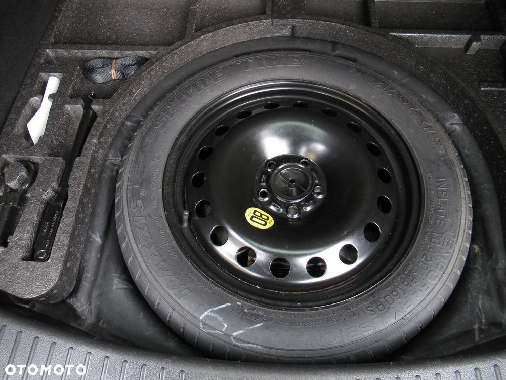 Ford Kuga 1.6 EcoBoost 2x4 Titanium - 39