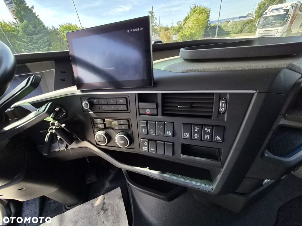 Volvo Volvo FH 460 GLOBETROTTER XL I-SAVE + ADR - 10