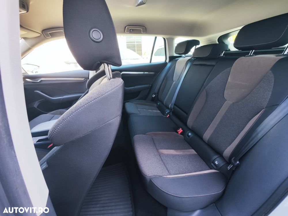 Skoda Octavia 2.0 TDI DSG 4X4 Scout - 7