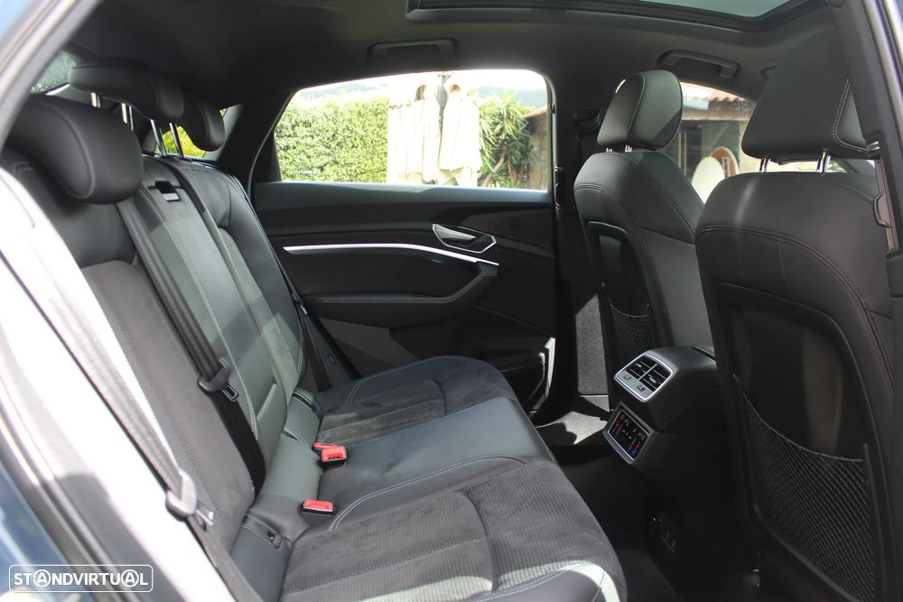 Audi e-tron 55 quattro S line - 28