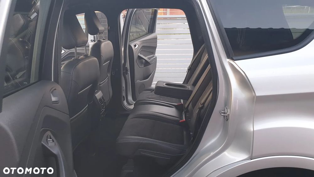 Ford Kuga 2.0 TDCi 2x4 ST-Line - 19