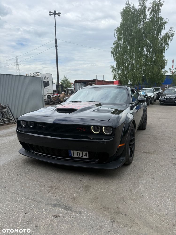 Dodge Challenger - 1