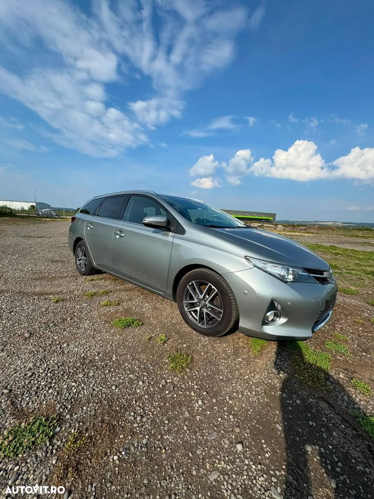 Toyota Auris 2.0 L D-4D Stop&Start Luna - 3
