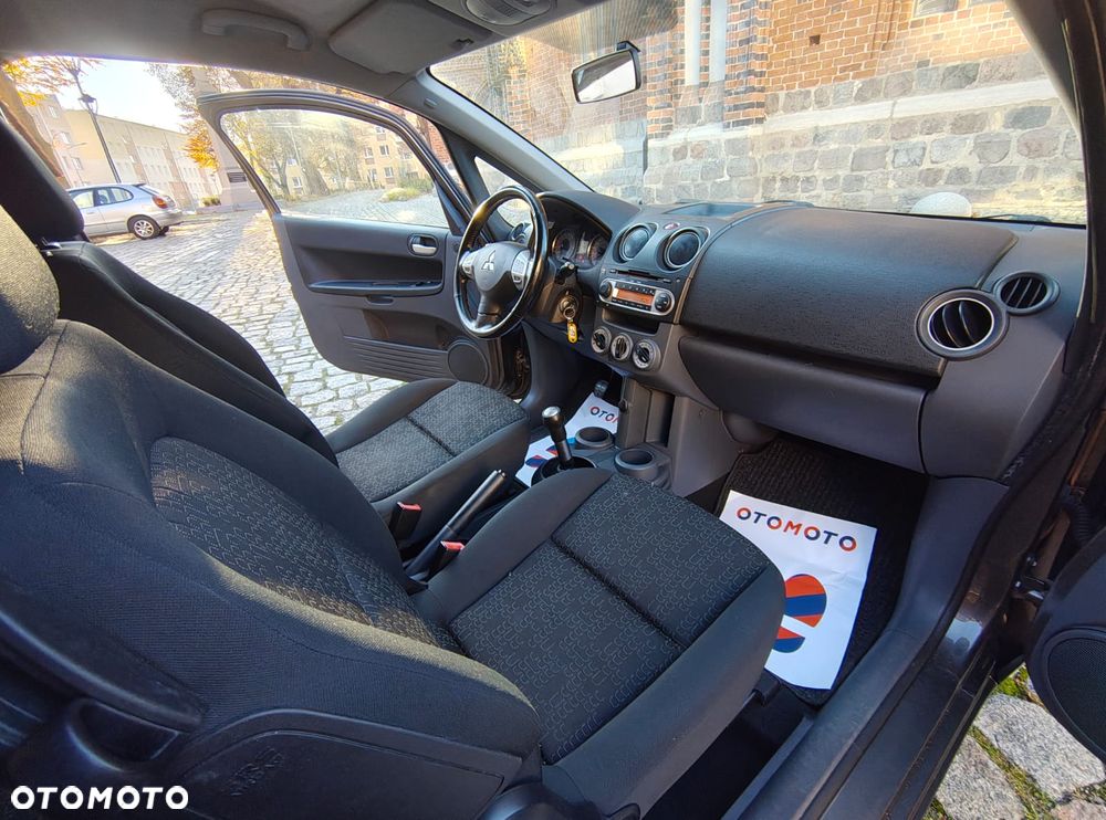 Mitsubishi Colt - 13