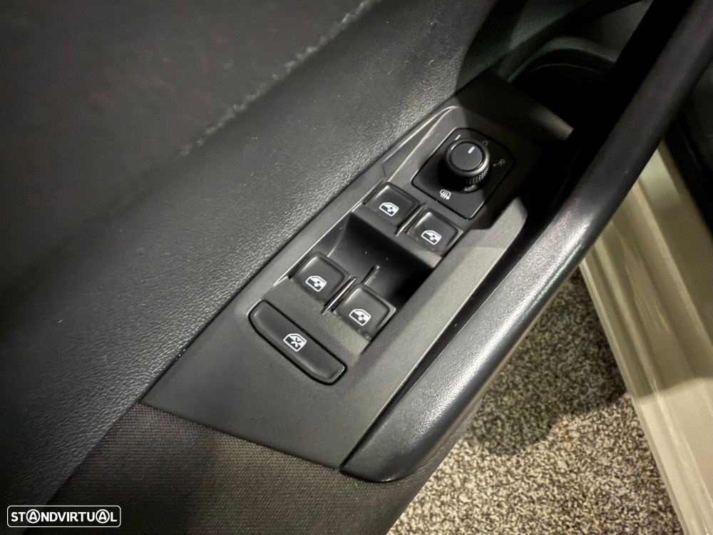 VW Polo 1.0 Confortline - 23