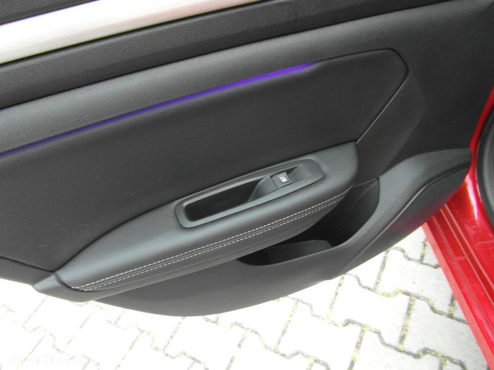 Renault Megane ENERGY TCe 100 PLAY - 28