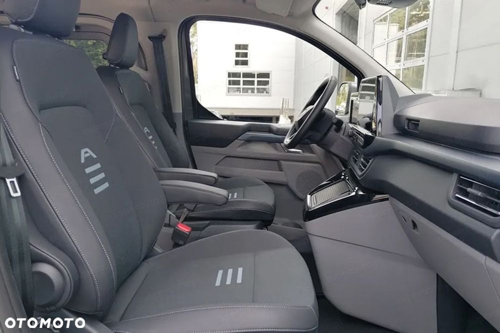 Ford Tourneo Custom - 9