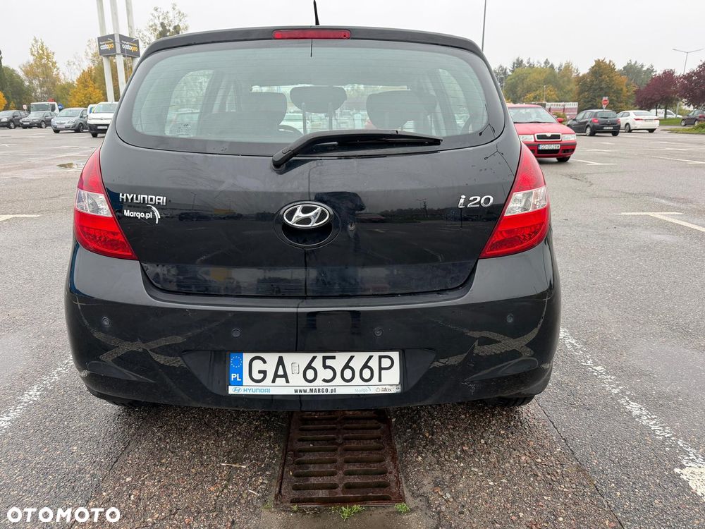 Hyundai I20 2011 photo 2