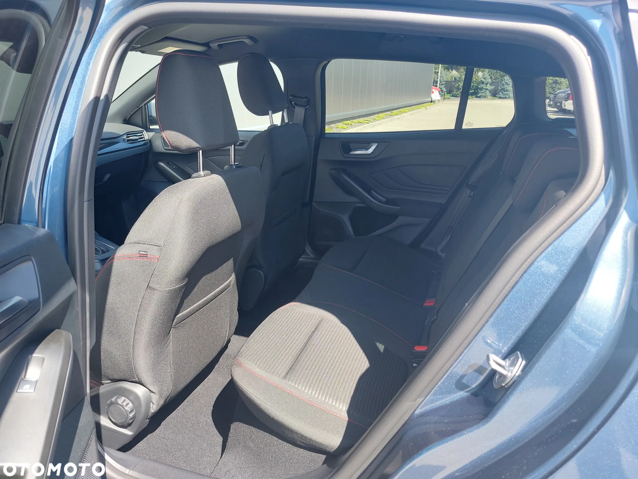 Ford Focus 1.0 EcoBoost mHEV ST-Line X - 13