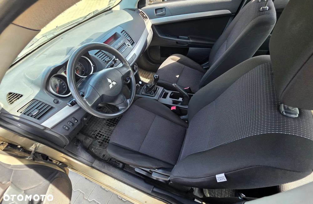 Mitsubishi Lancer 1.8 Inform - 15