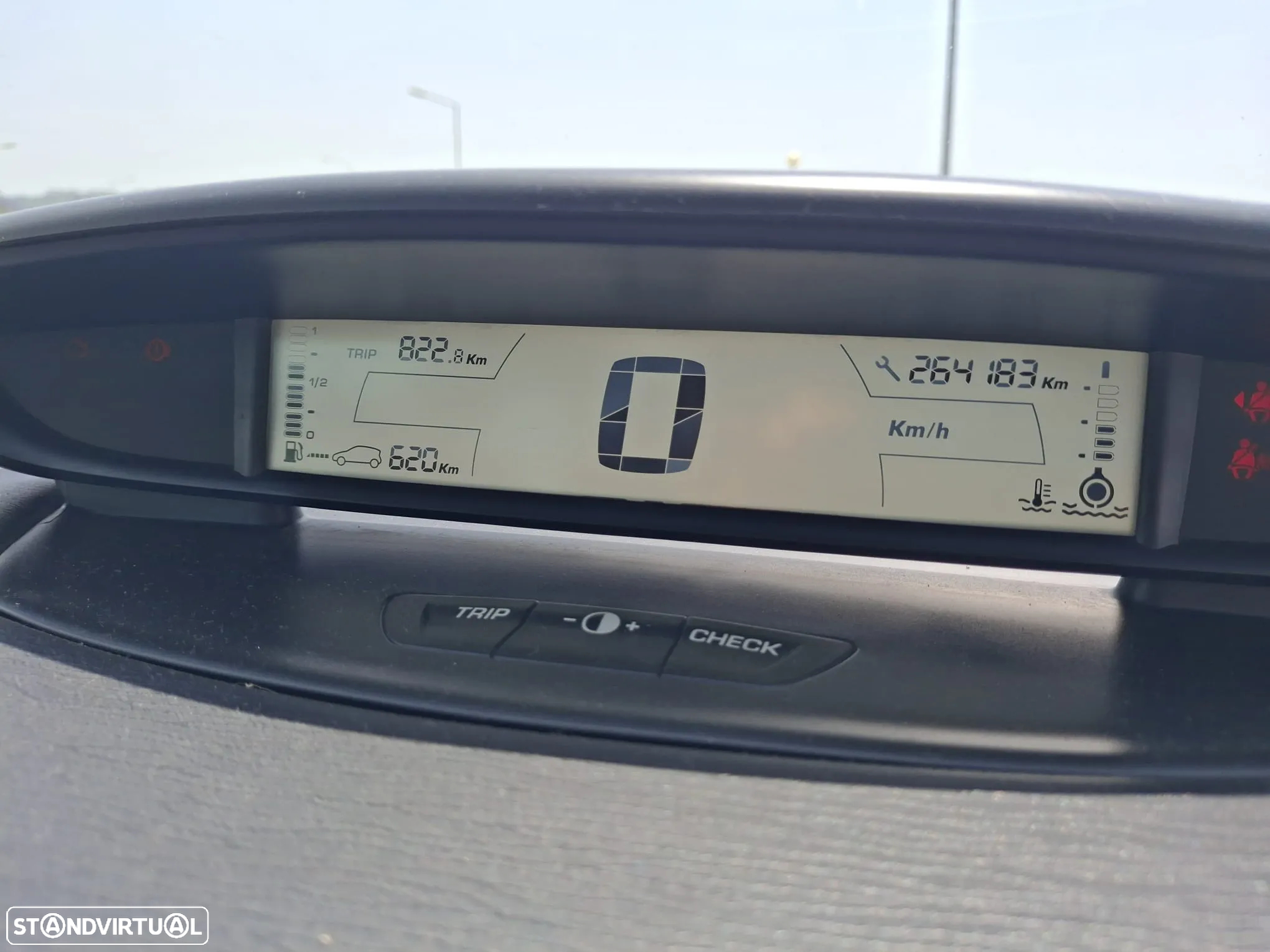 Citroën C4 1.6 HDi 110 Exclusive - 10