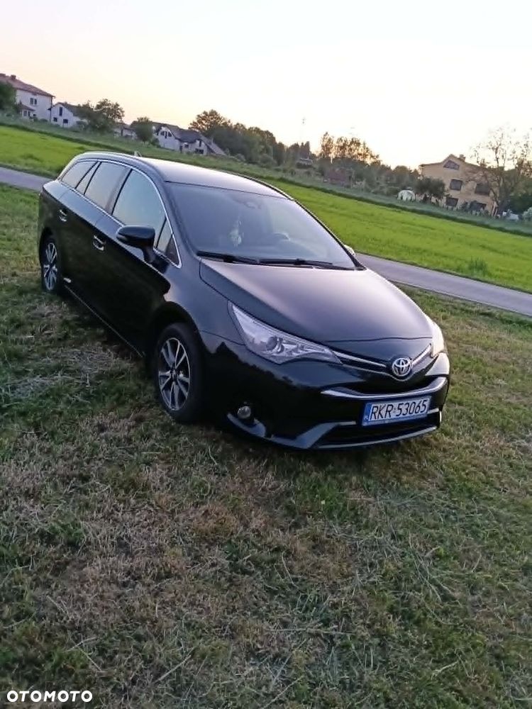 Toyota Avensis 2.0 Premium MS - 10