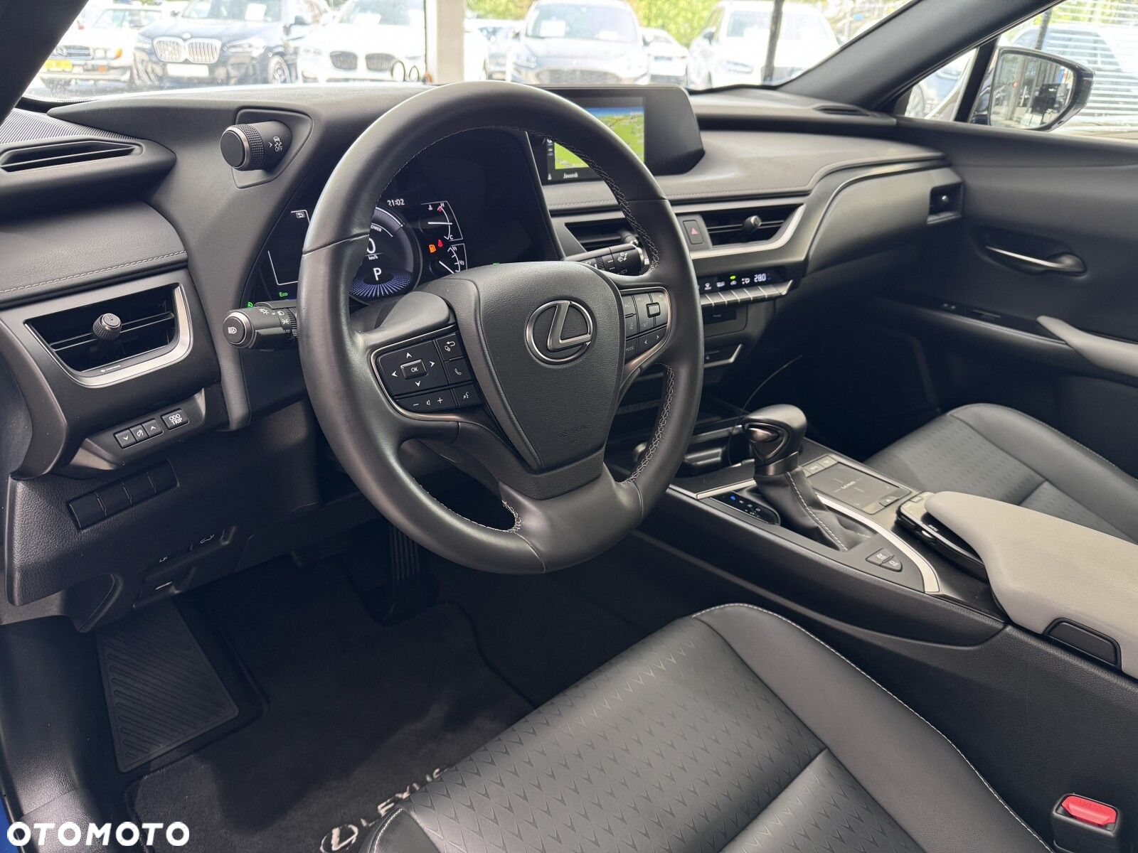 Lexus UX - 8