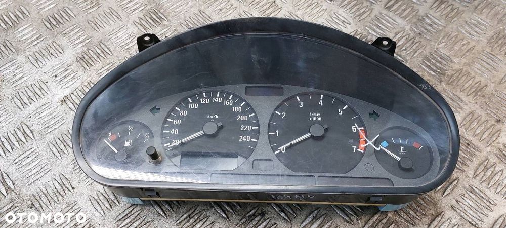 LICZNIK ZEGARY BMW E36 8360482 - 1