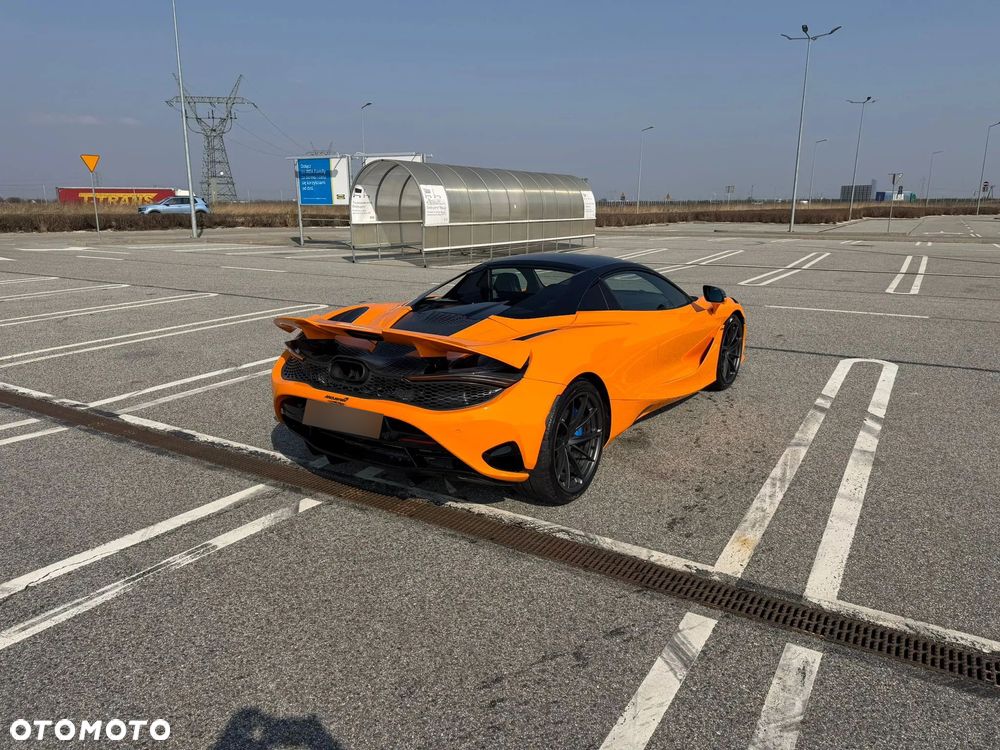 McLaren 750S - 12