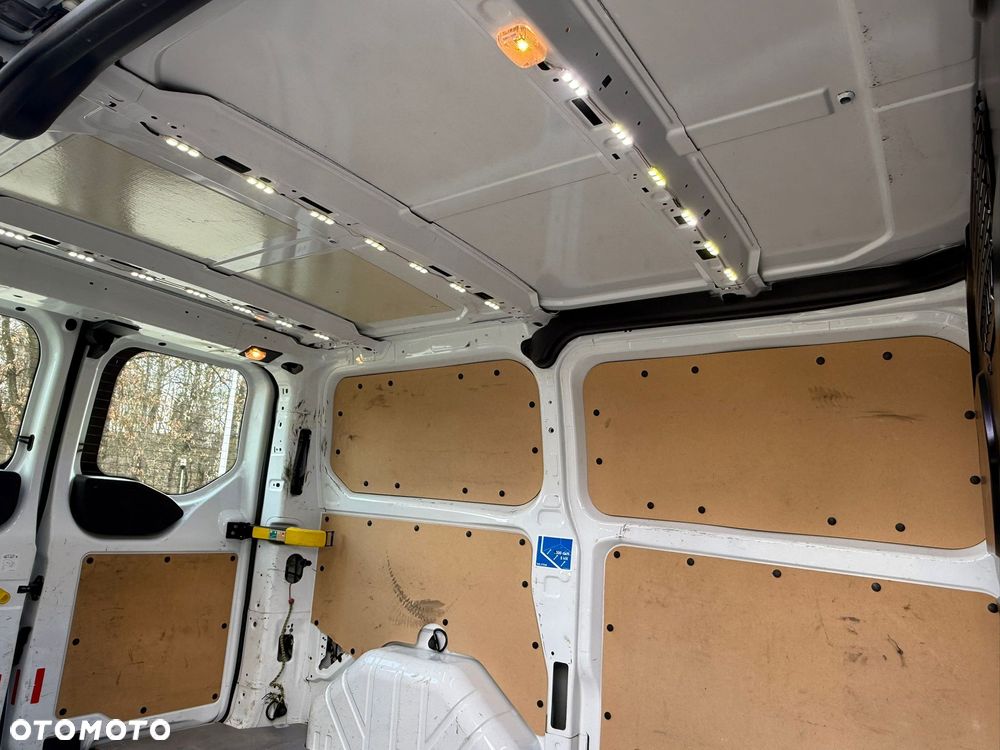 Ford Tranzit Custom - 25