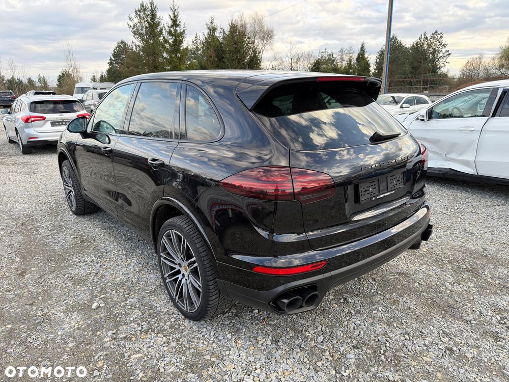 Porsche Cayenne Turbo - 4