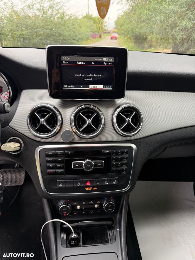 Mercedes-Benz GLA 220 d 7G-DCT Urban - 8