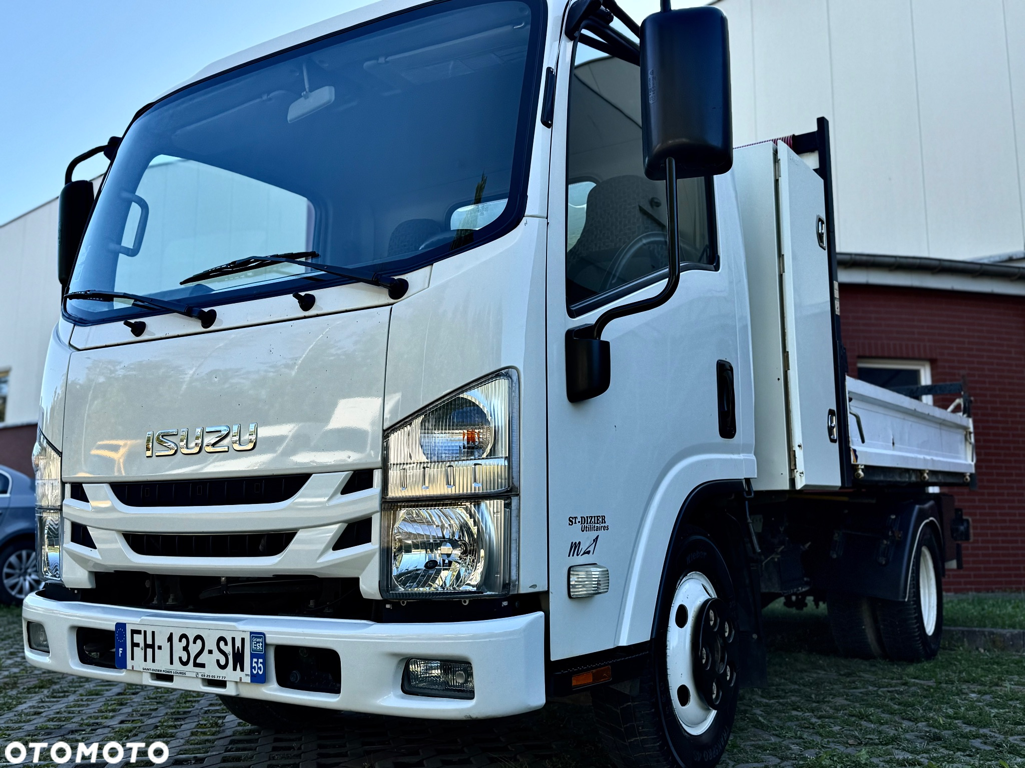 Isuzu N1R - 13