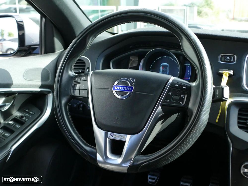 Volvo V40 1.6 D2 R-Design - 33