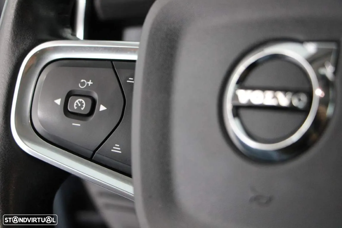 Volvo XC 40 2.0 D3 Momentum Plus - 16